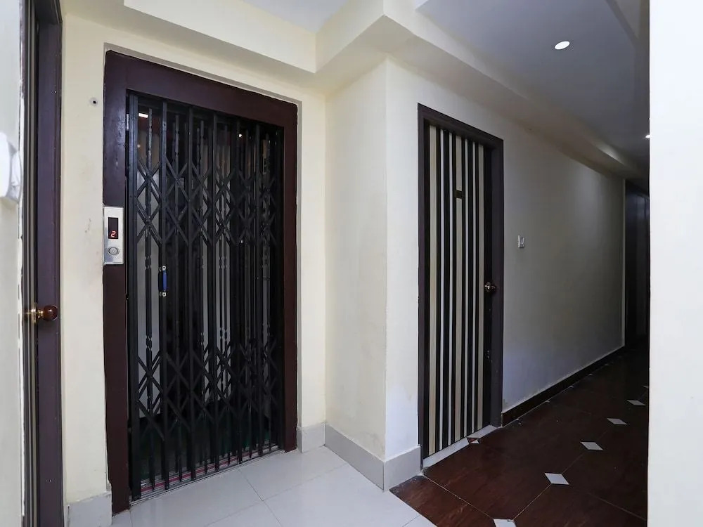OYO 26152 Hotel Aarush