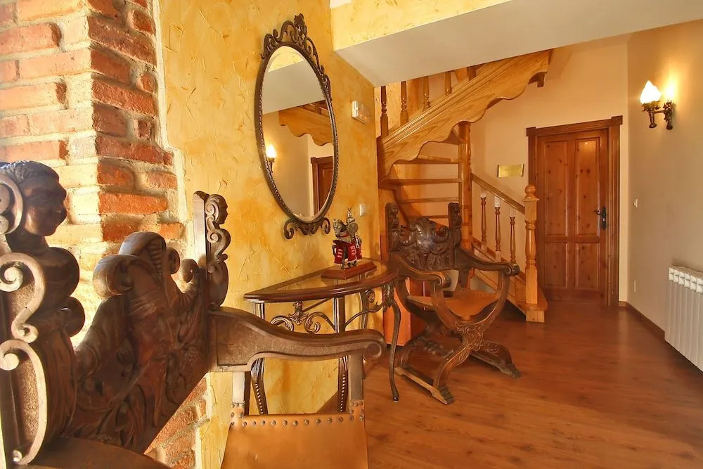 Posada Medieval El Manjon