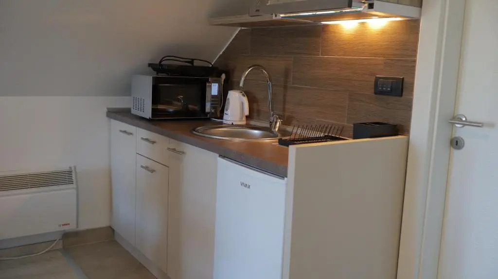 Ctrl Alt Del Apartment S76