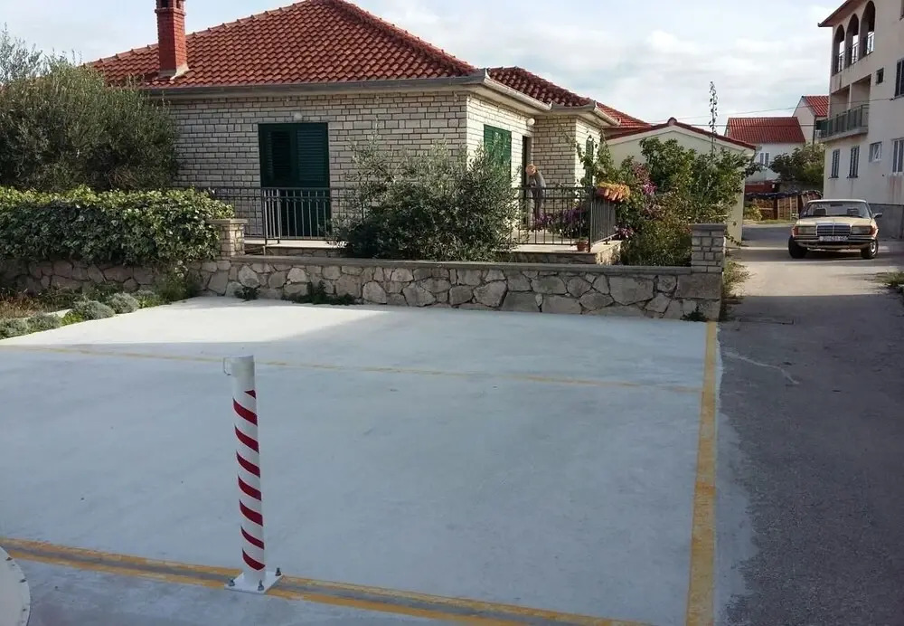 Jaroje - 80m From the Beach With Parking - H