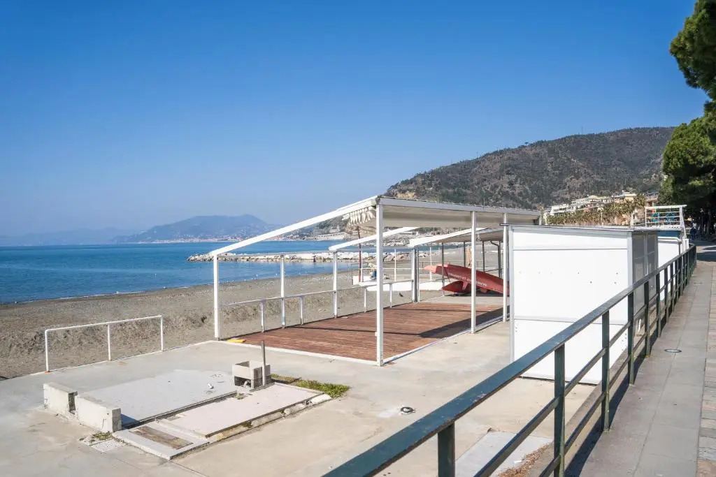 024 - Casa LUSSUOSA Vista Mare ad un passo dalla SPIAGGIA, CENTRO CITTA'