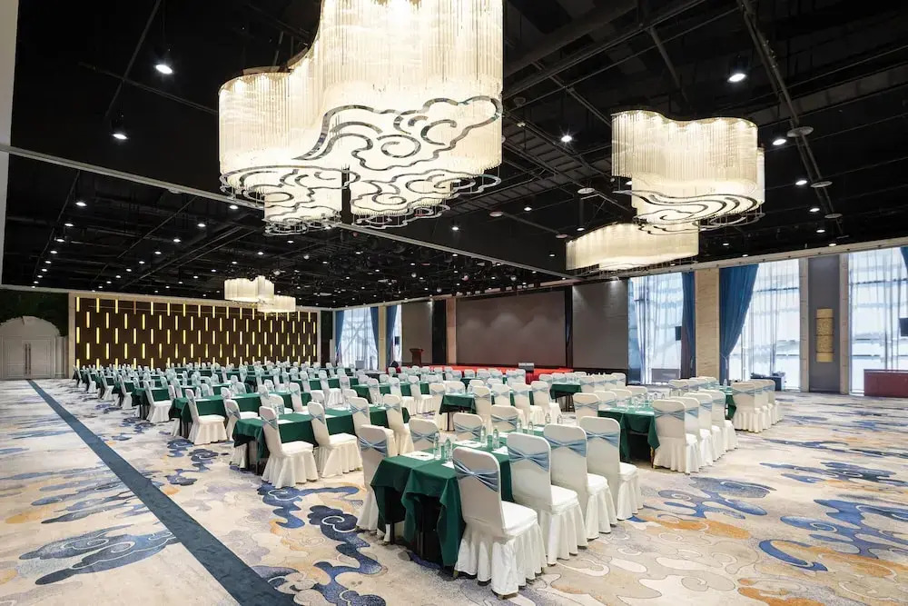 Days Hotel by Wyndham Urumqi Pingchuan Road