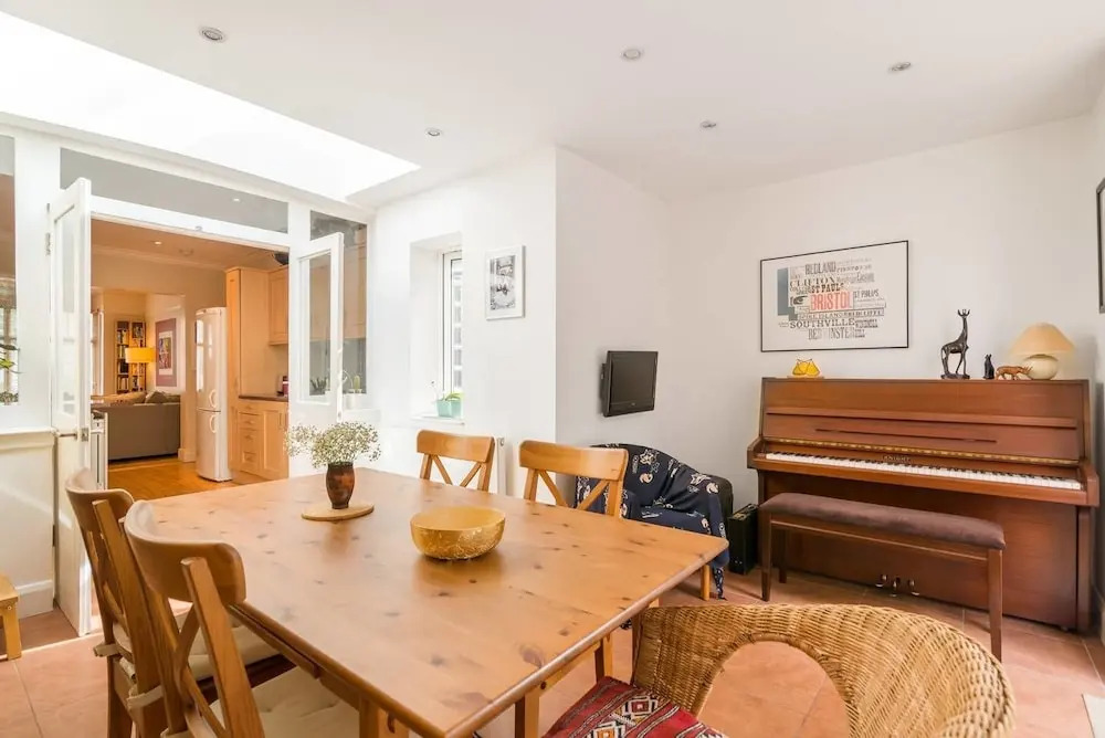 Large Beautiful 3 Bedroom House