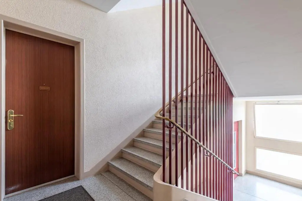 Spacious T3 apartment with a balcony near the old town