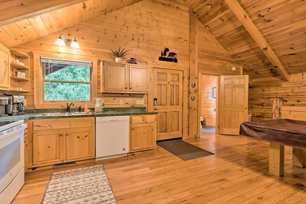 'mountain Dream Cabin' w/ Deck, 7 Mi to Gatlinburg