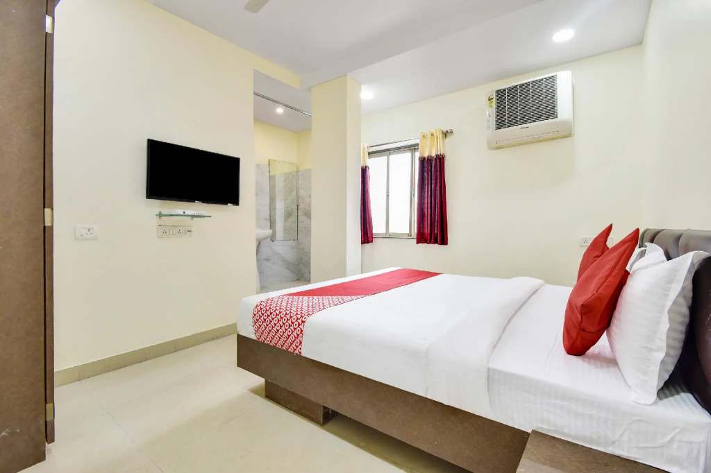 OYO 45331 Hotel Sant Kripa