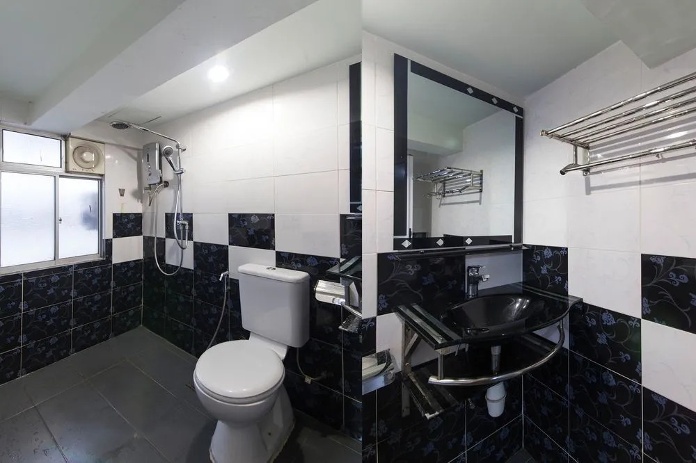 OYO 110 Cosmic Hotel