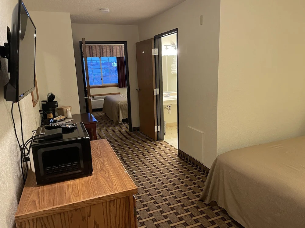 Crossroads Hotel