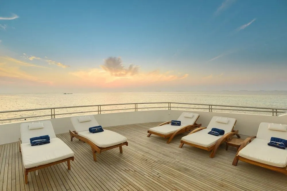Dhaainkan'baa - Luxury Yacht