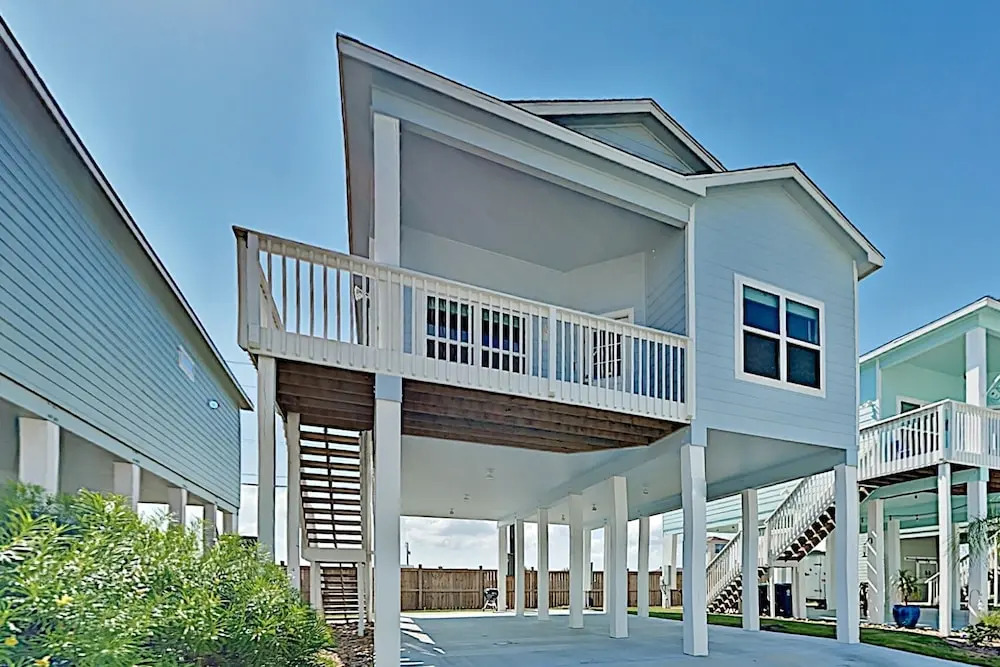 110nnaut 2 Bedroom Home