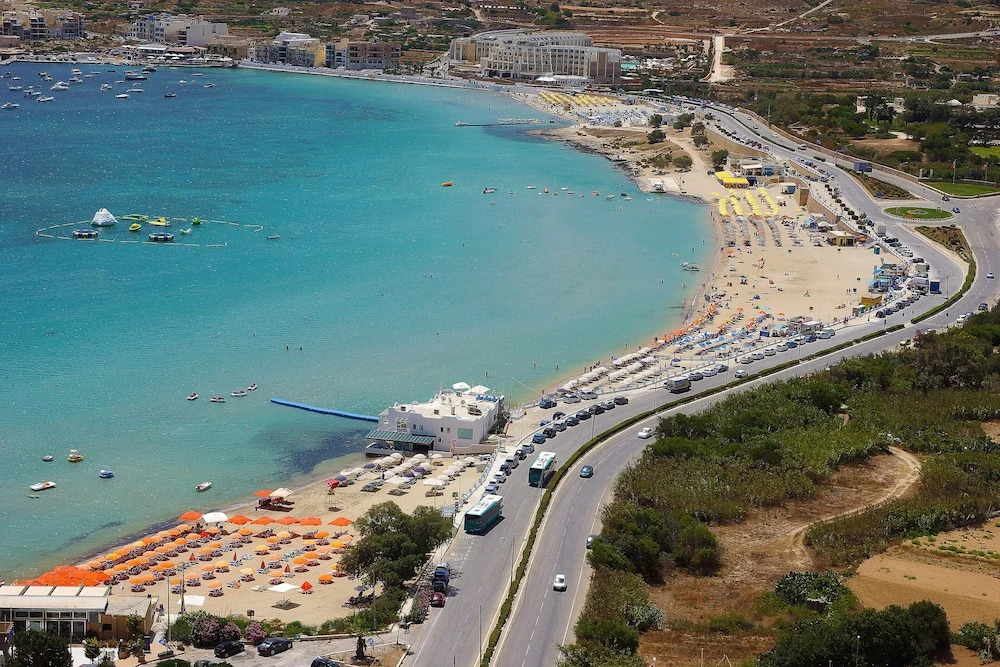 Blue Harbour – Seafront Self-Catering Holiday Penthouse – St Paul’s Bay
