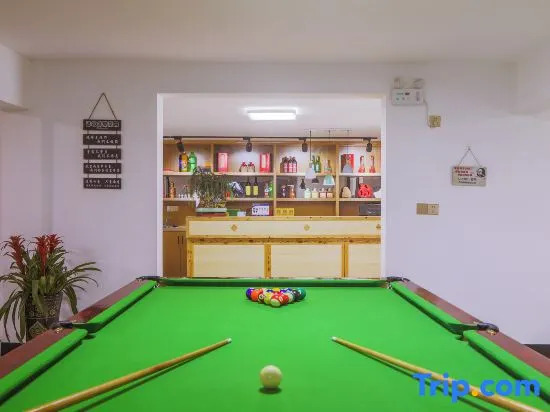 Anji Huifengge · Family-Friendly Vacation Home with Pool, Stream Access, and Mountain Views
