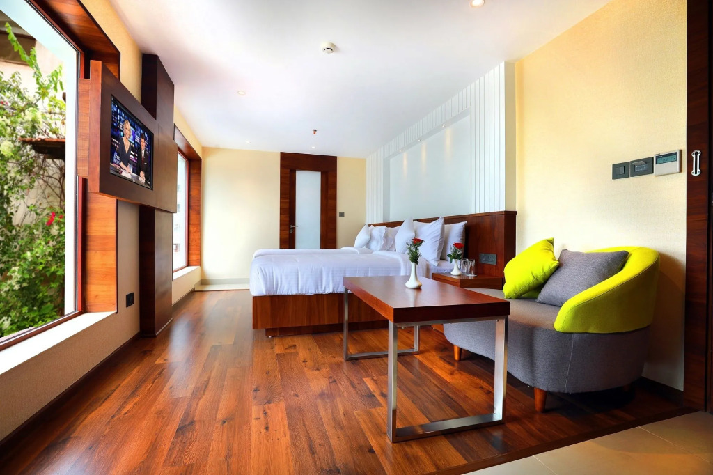 Coral Reef Kochi - A Unit of Coral Isle Hotels