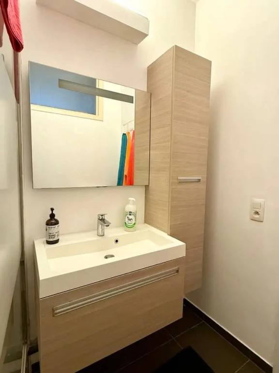 3 min to the Grand-place 6 min to Manneken Pis Sleeps 6