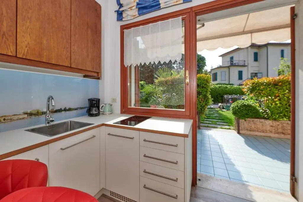 Front Lake Studio with Loft Bed and Pool
