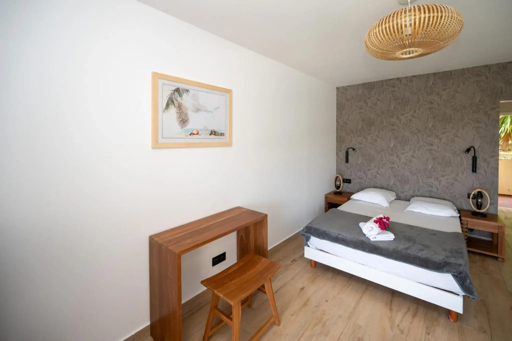 Studio, Piscine Et Vue Mer A La Marina