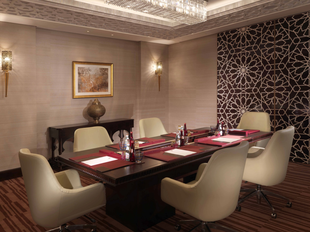 Bab Al Qasr Hotel