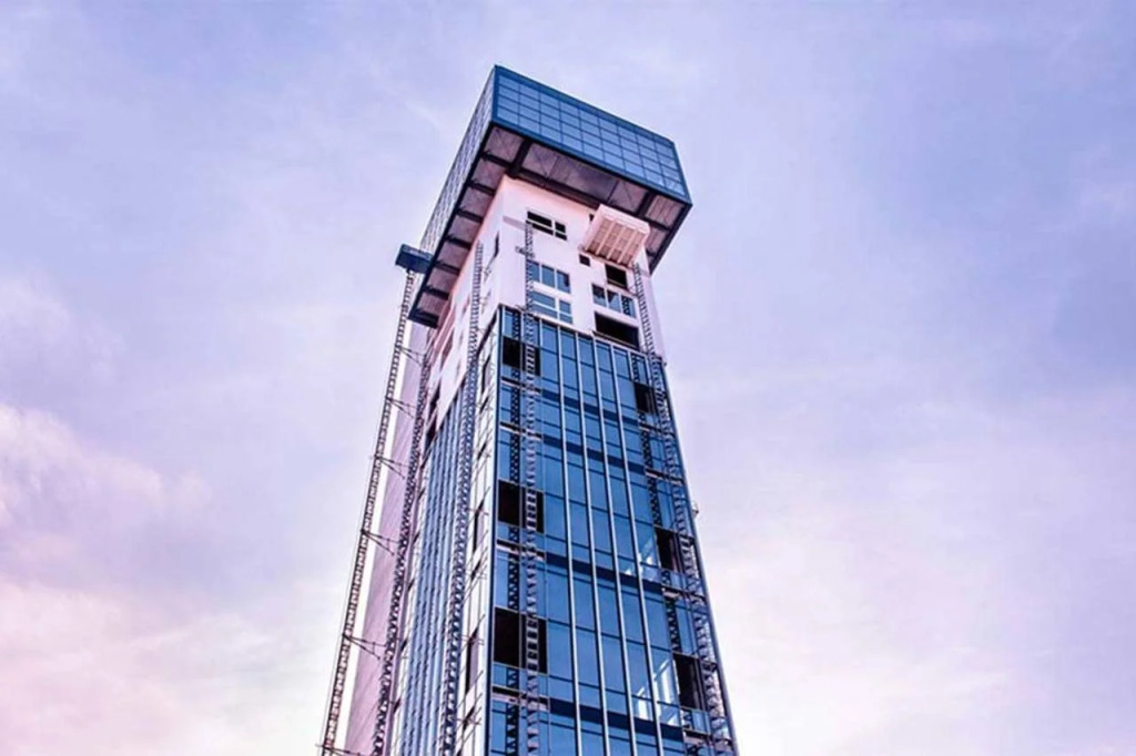 Sky Tower Suite
