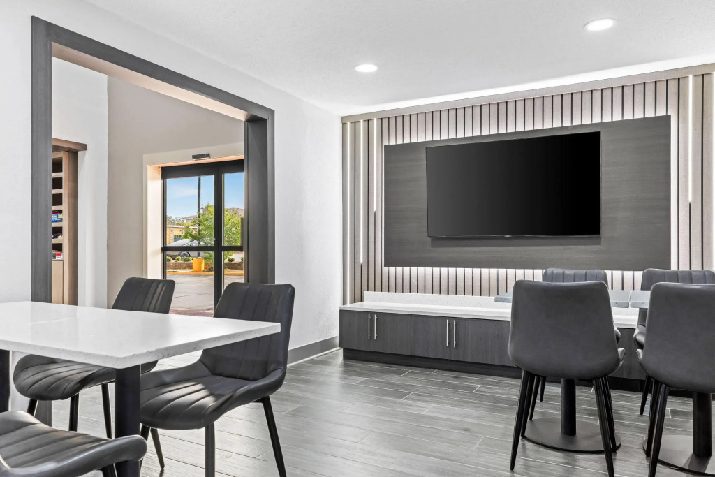 Super 8 by Wyndham Athens