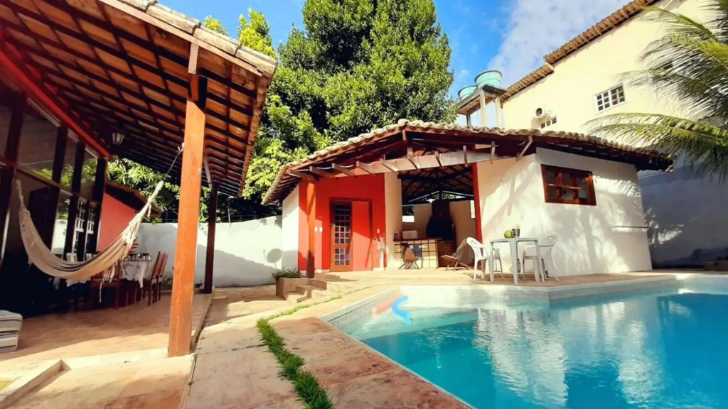 Casa Toscana 4 suítes, piscina e churrasqueira