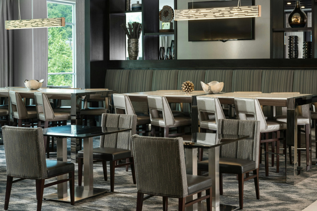 Courtyard by Marriott Edgewater NYC Area