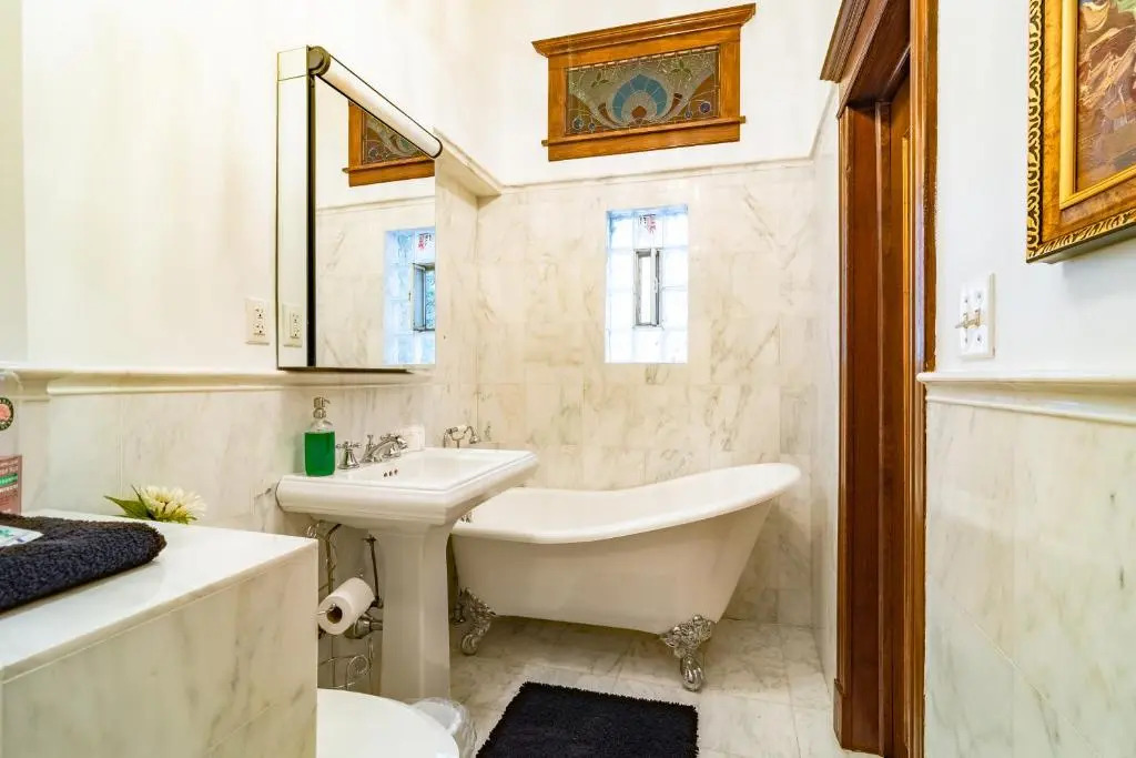 Luxurious classic Gold coast villa for 12 guests