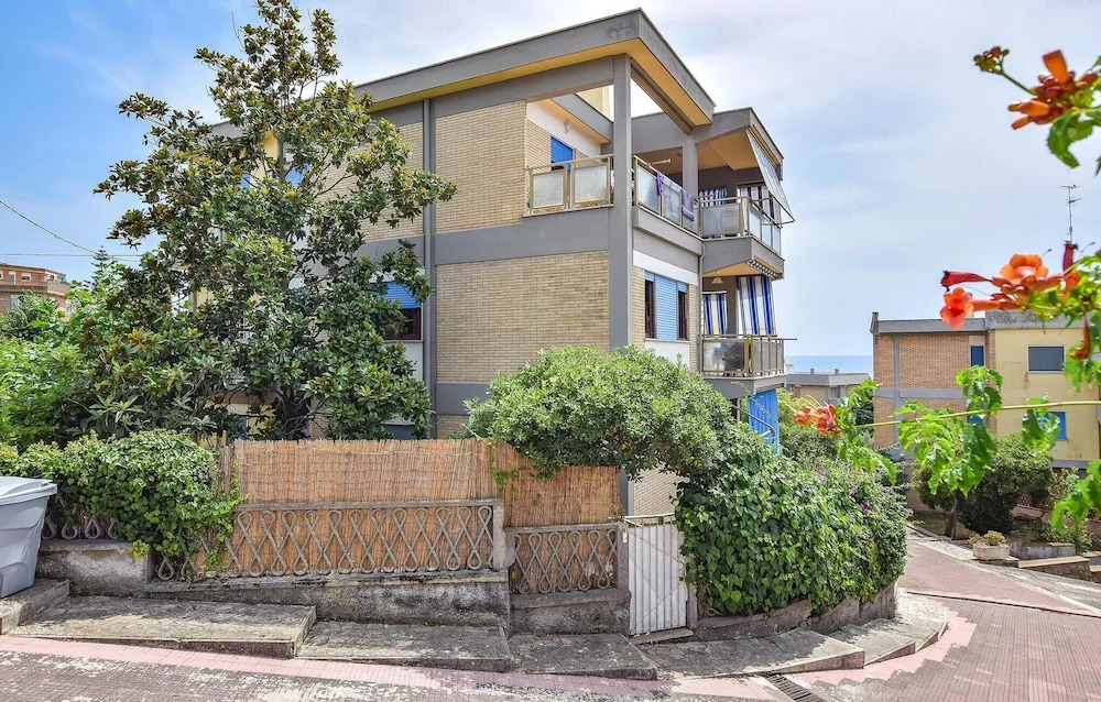 Amazing Apartment in Lavinio With 3 Bedrooms and Internet
