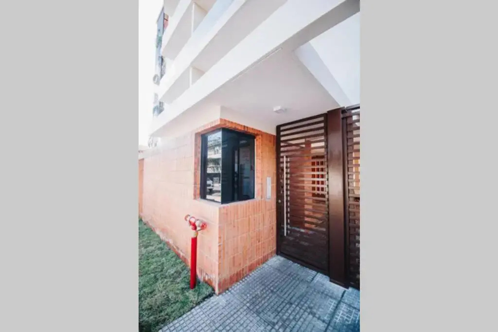 N1A2 - New, Nice, for Long and Short Stay