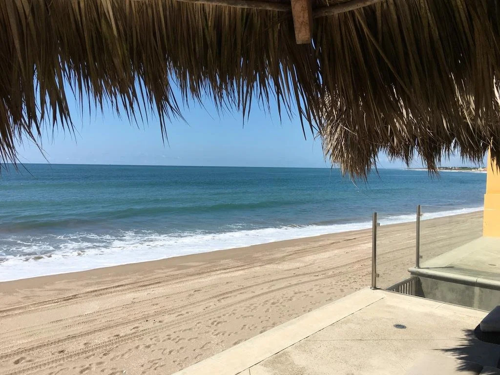 El Sol La Vida Beach Front Resort