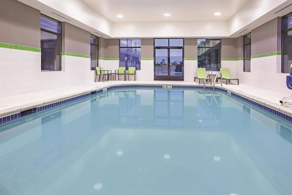 Отель Fairfield Inn & Suites by Marriott Cedar Rapids North