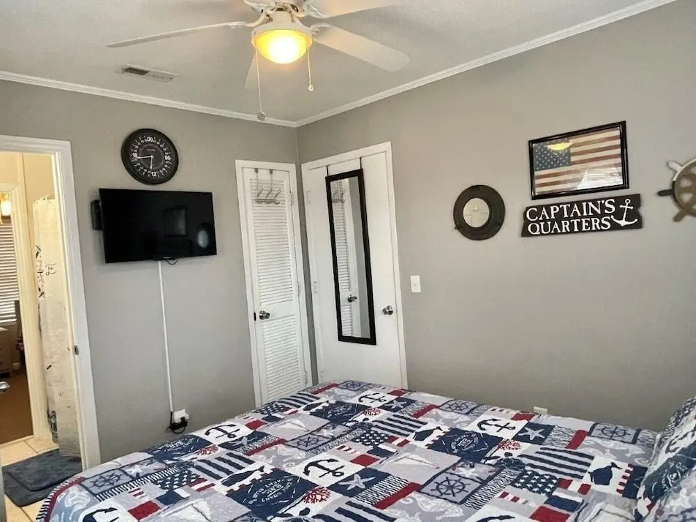 Sandy Bottoms 4 Bedroom Home by RedAwning