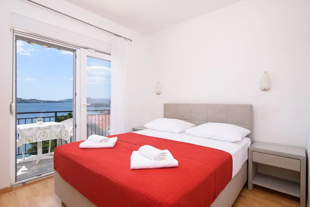 A2-apt w. Shared Pool & Balcony,next to the Beach