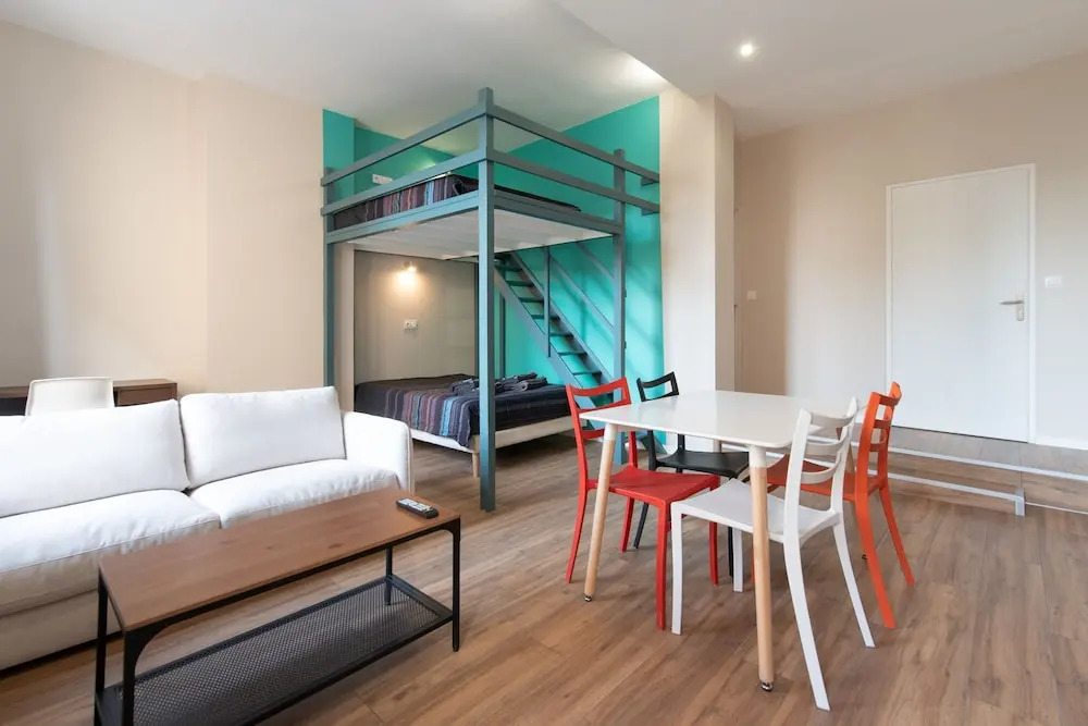 Studio Camelina Gauche City Room