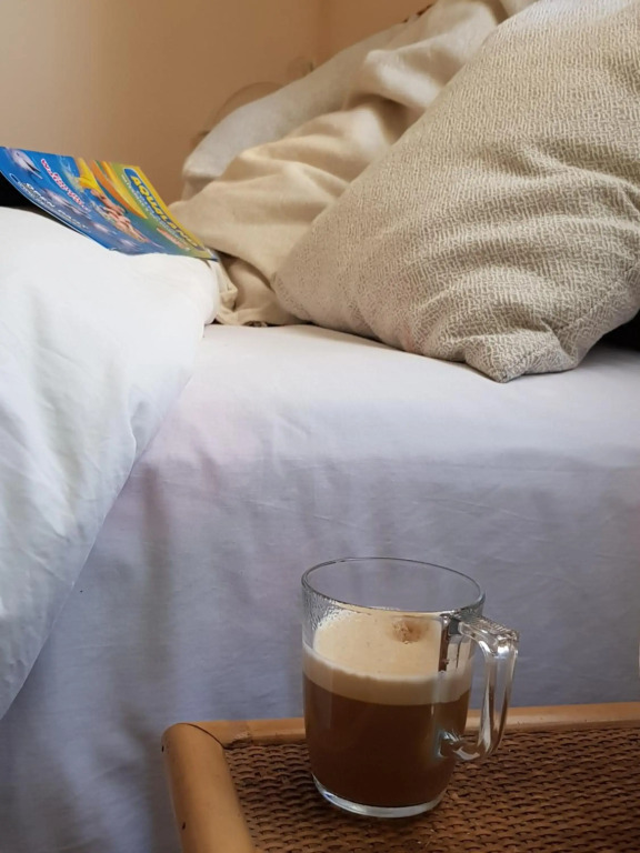THE POPPIES Suite with Charm 100m Ocean! - Free Welcoming Cava - Smart TV - Mini Bar - Coffee & Tea