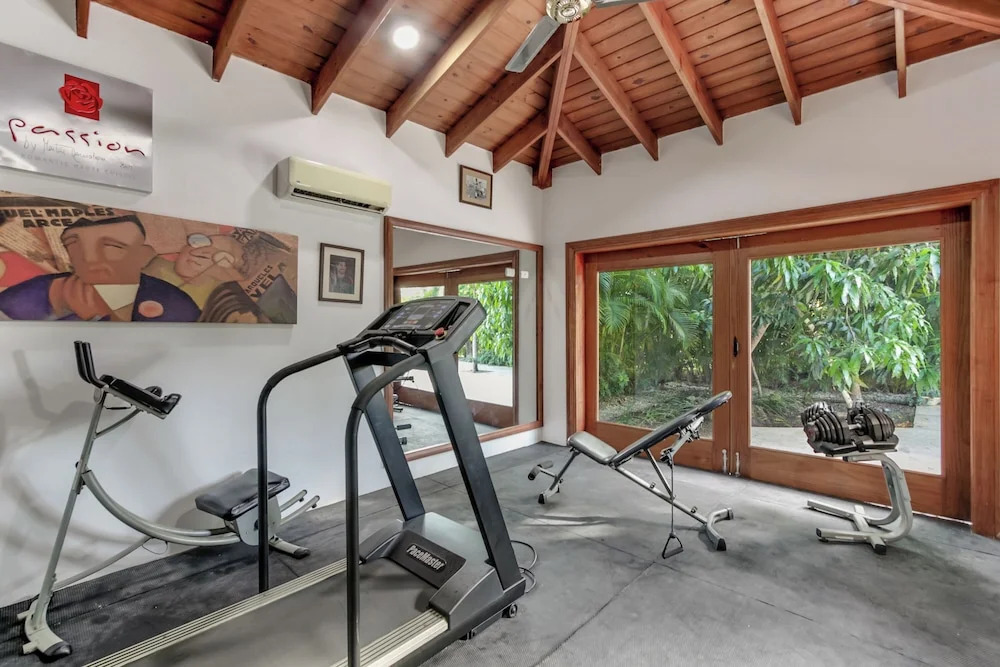 Beautiful Villa with Pool Gym and Maid