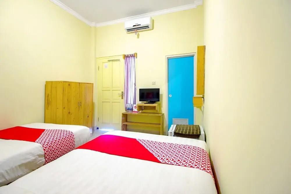 RedDoorz near Amikom Yogyakarta 3