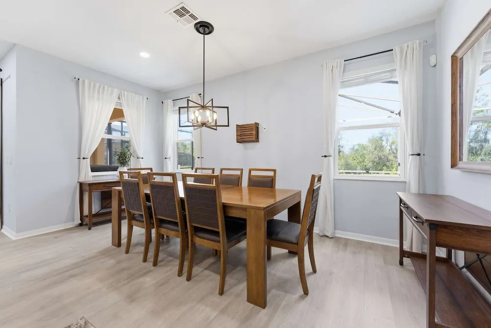 Luxurious 5-bedroom House With Pool Near Disney World - Perfect for Your Family 2613