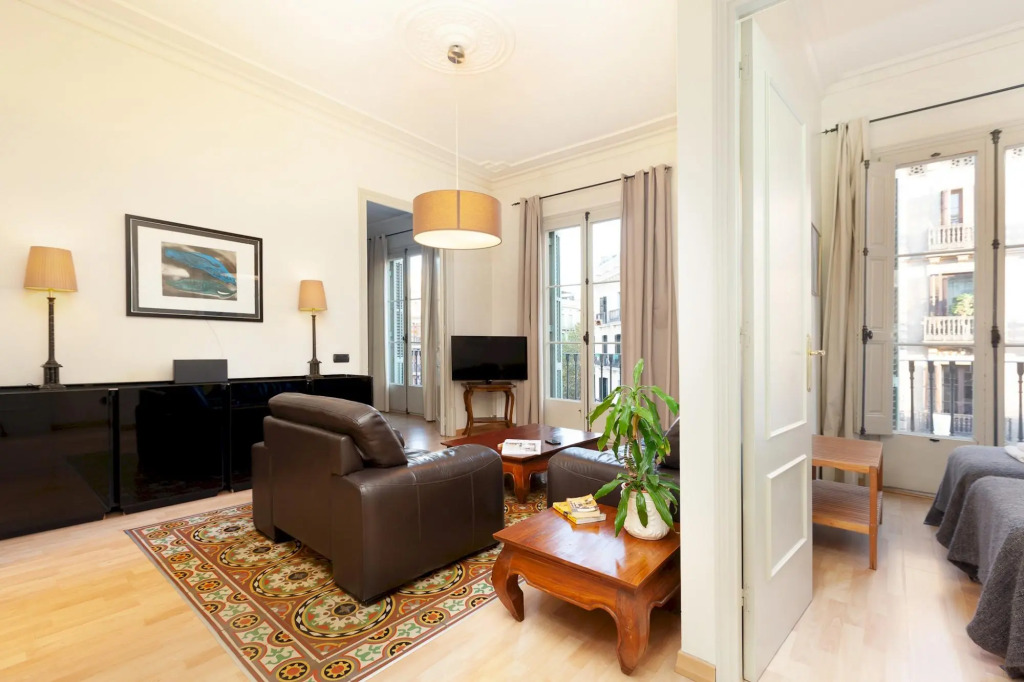 GAUDIR 5 · Bright & centric apart. next to Passeig de Gracia