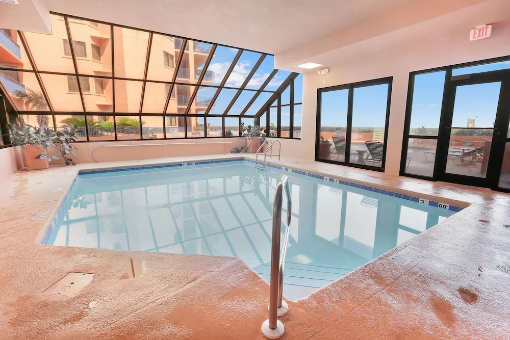 Four Seasons 502-e Fishing Pier Newly Remodeled 3 Bedrooms