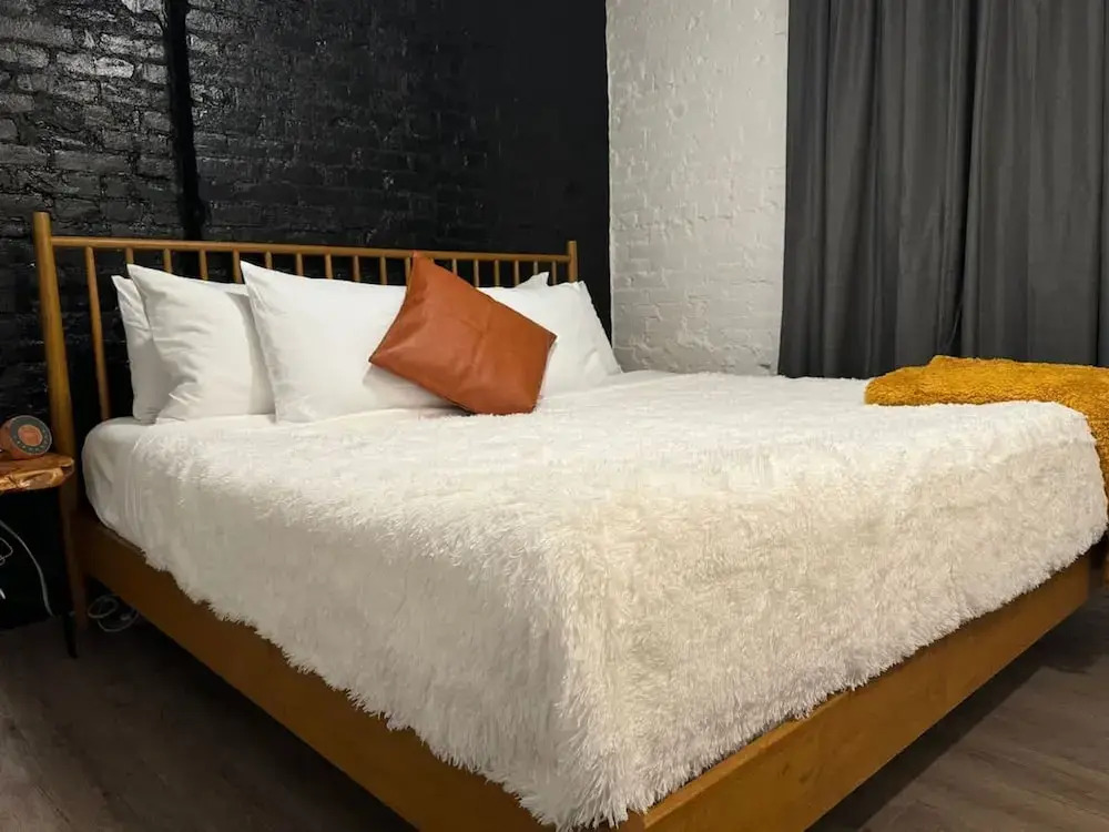 Short North Convention King Bed Parking Free