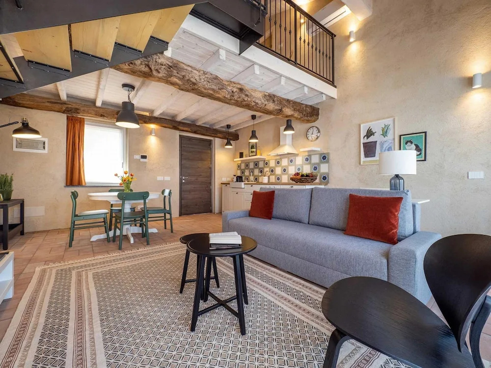 Green Lodge - Apartment 8 - 1 BR 1 Bath