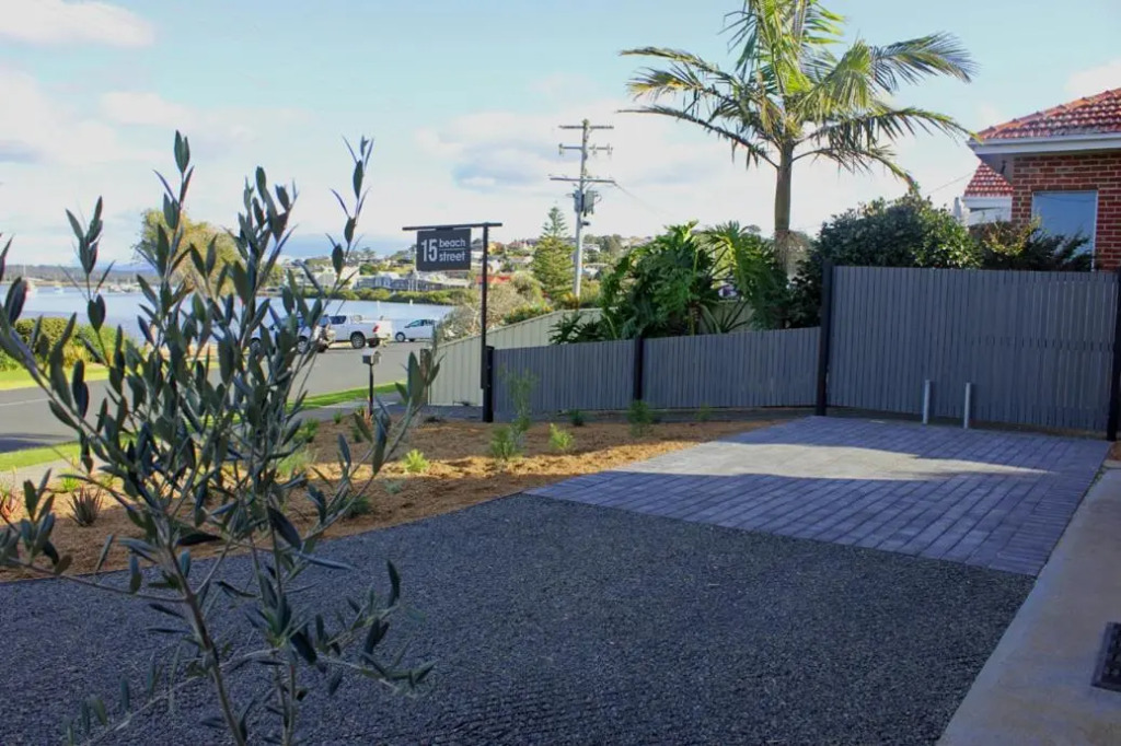 15 Beach St