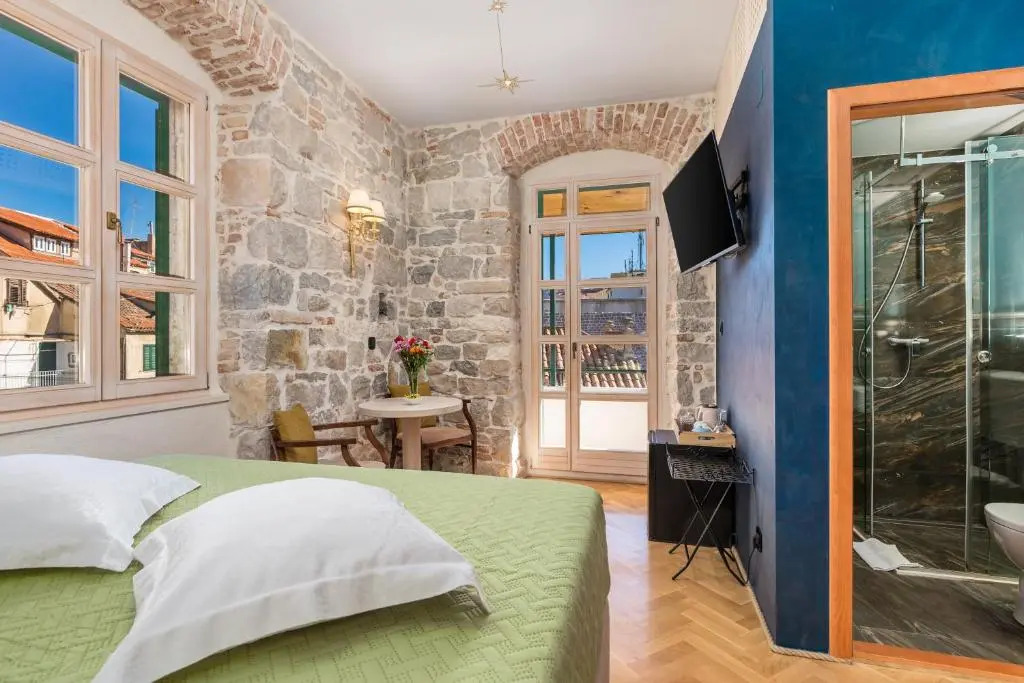 Captains Guest House