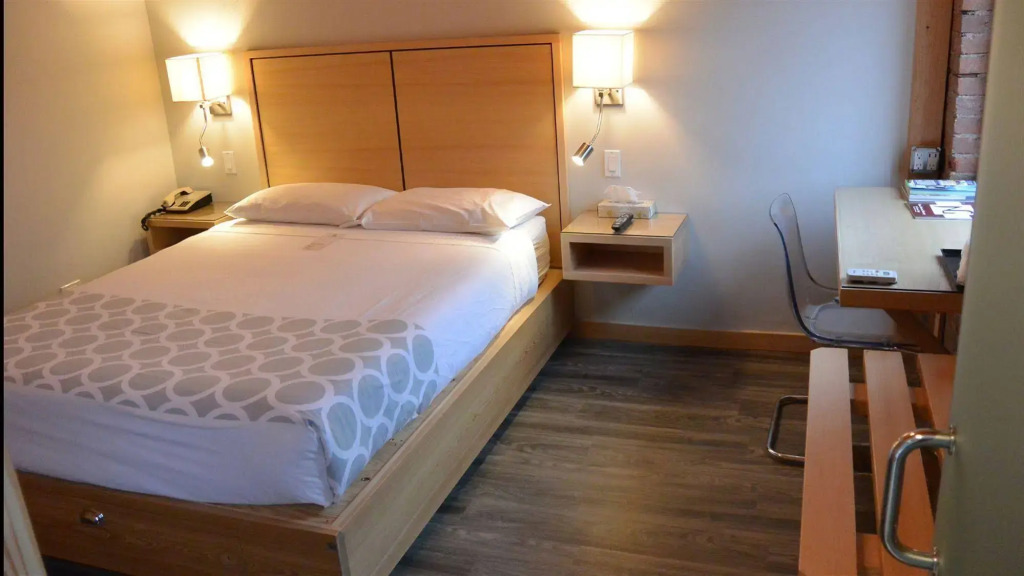 Adventure Hotel