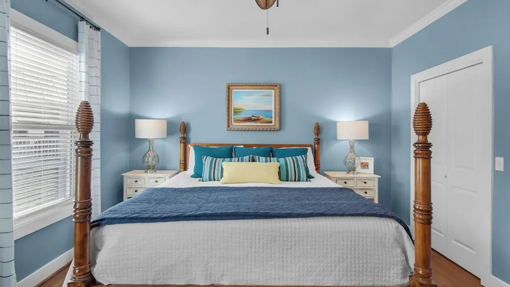 Spacious 3br, Dreamy Backyard, 2 Pools, 6-min Stroll to Beach