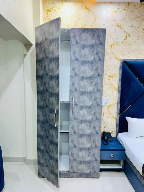 KashVi Hotels