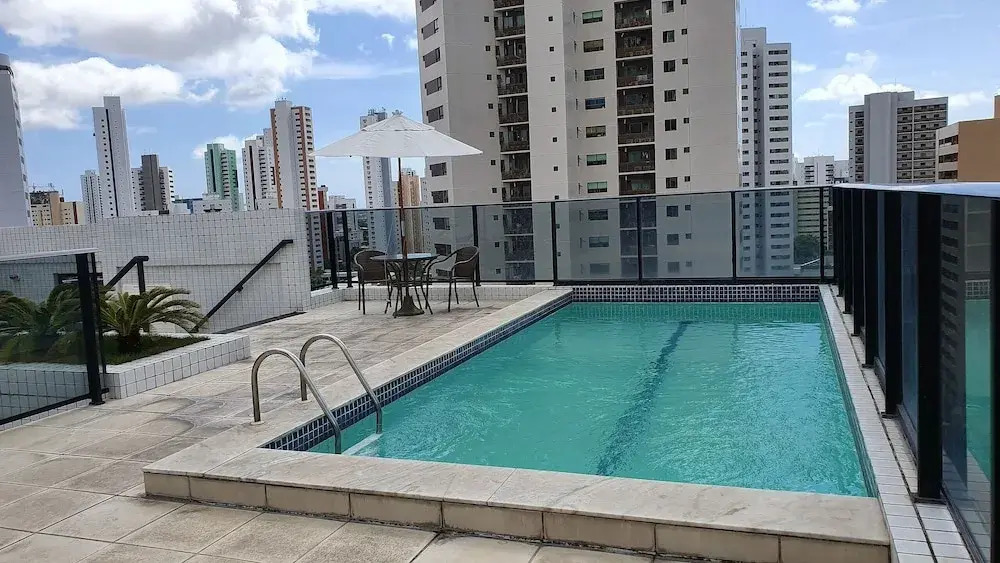 Apt 2 quartos com varanda próximo Praça Casa Forte o bairro mais agradável do Recife ARN901