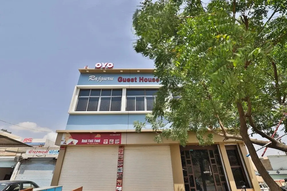 Rajguru Guest House by OYO Rooms