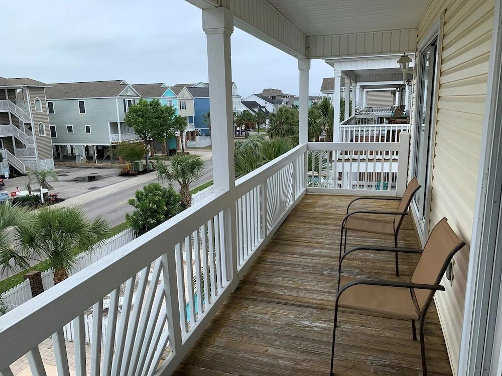 Beach Hutt 5 Bedrooms 4 Bathrooms Home