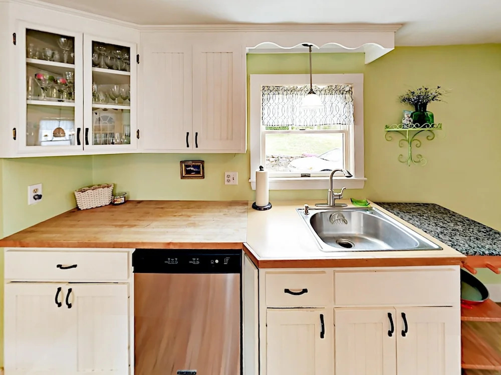 1 Tupper Rd House - 3 Br Home